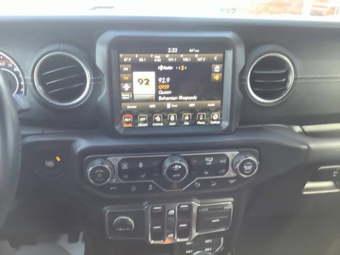 Certified 2022 Jeep Wrangler Unlimited Sahara w/ LED Lighting Group image 10