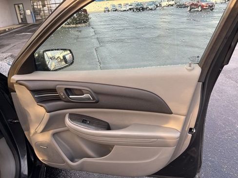 Used 2015 Chevrolet Malibu LT w/ Power Convenience Package image 17