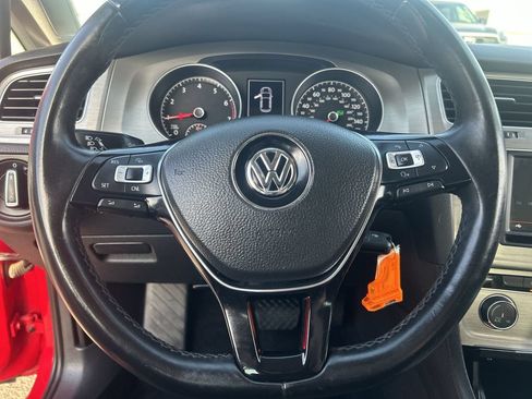 Used 2016 Volkswagen Golf S FWD image 19