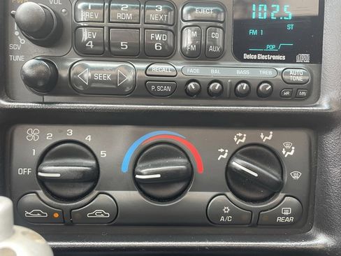 Used 1999 Chevrolet Corvette Coupe image 25