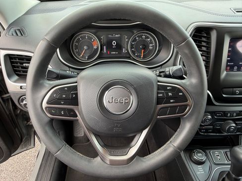 Used 2020 Jeep Cherokee Latitude Plus AWD/4WD image 14