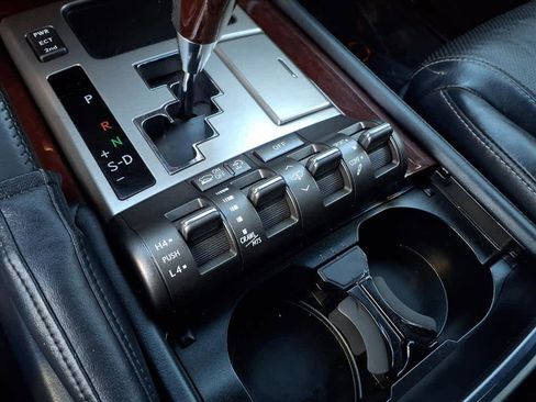 Used 2015 Lexus LX 570 4WD image 16