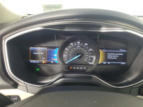 Used 2017 Ford Fusion SE w/ Fusion SE Technology Package image 26