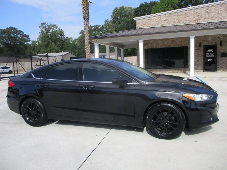 Used 2020 Ford Fusion SE FWD image 16