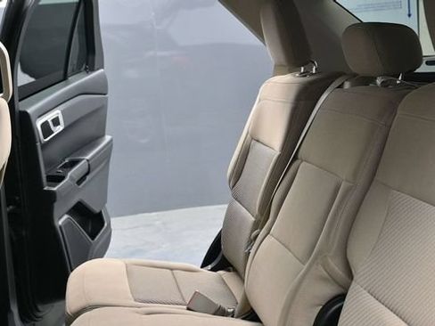 Used 2023 Ford Explorer 4WD image 22