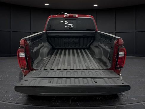 Used 2023 GMC Canyon AT4 image 15