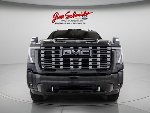 Used 2025 GMC Sierra 2500 Denali Ultimate AWD/4WD image 3