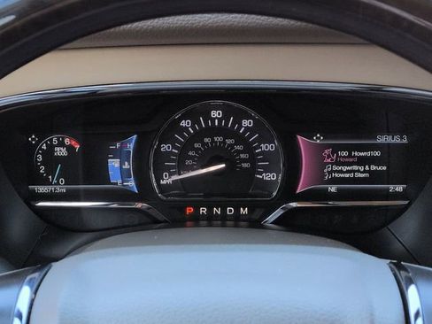 Used 2017 Lincoln Navigator Select image 28