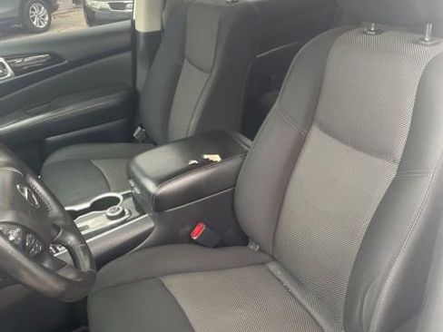 Used 2019 Nissan Pathfinder SV AWD/4WD image 11
