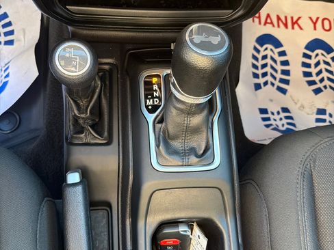 Used 2022 Jeep Wrangler Unlimited Sport image 18