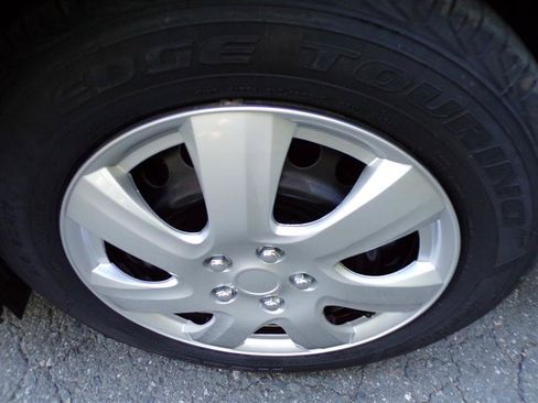 Used 2019 Toyota C-HR LE FWD image 45