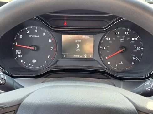 Used 2025 Chevrolet Trax LS image 17