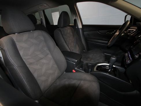 Used 2016 Nissan Rogue SV w/ SV Premium Package image 20