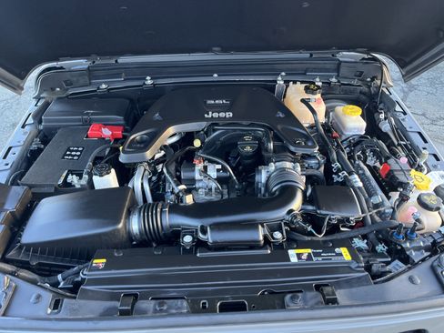 Used 2021 Jeep Wrangler Unlimited Sport image 31