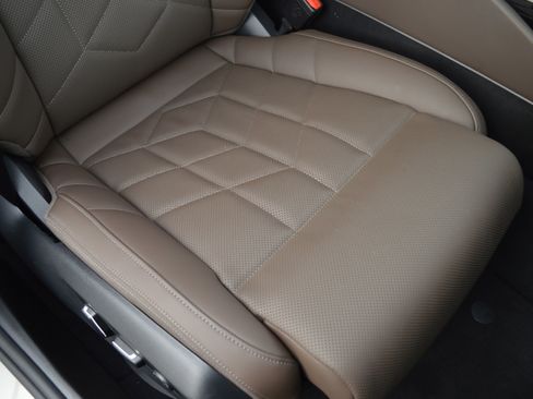 Used 2025 BMW 530i xDrive 530i xDrive w/ Premium Package image 38