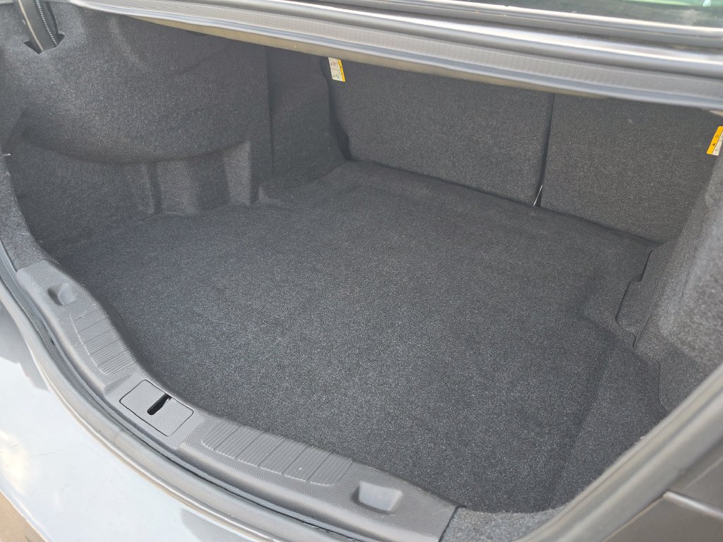 Used 2016 Ford Fusion SE FWD image 21