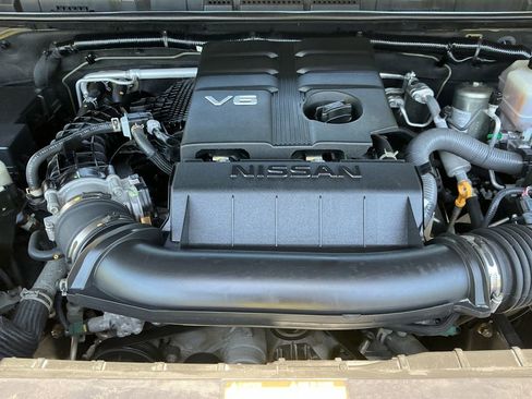 Used 2022 Nissan Frontier SV RWD image 9