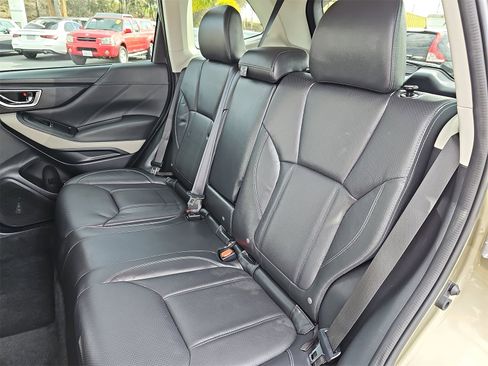 Used 2022 Subaru Forester Limited image 14