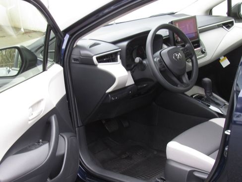 New 2026 Toyota Corolla LE w/ LE Premium Package AWD/4WD image 10