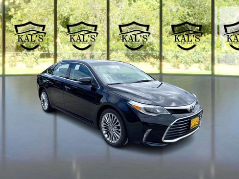 Used 2016 Toyota Avalon Limited image 3