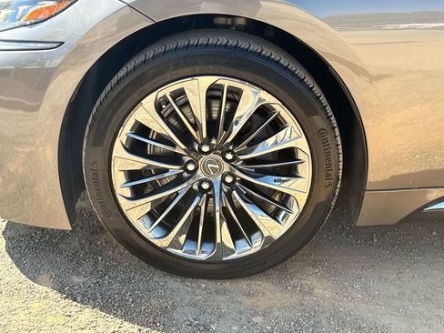 Used 2018 Lexus LS 500 w/ Interior Upgrade Package image 19