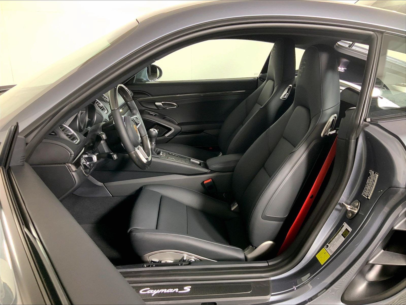 Used 2025 Porsche 718 Cayman S RWD image 5