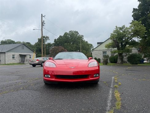Used 2007 Chevrolet Corvette Coupe w/ Preferred Equipment Group RWD image 8