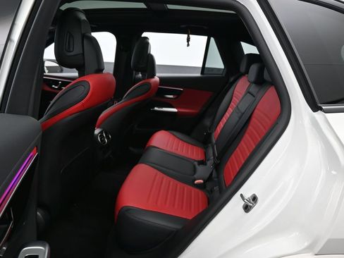 Used 2025 Mercedes-Benz GLC 300 image 31