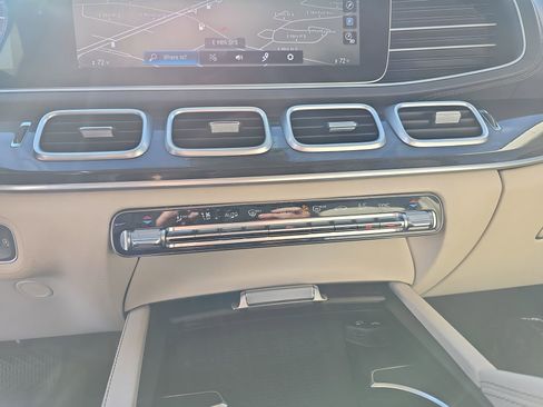 Used 2020 Mercedes-Benz GLS 450 4MATIC image 24