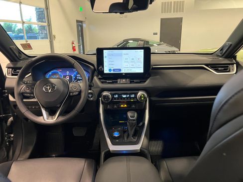 Used 2023 Toyota RAV4 XSE AWD/4WD image 32