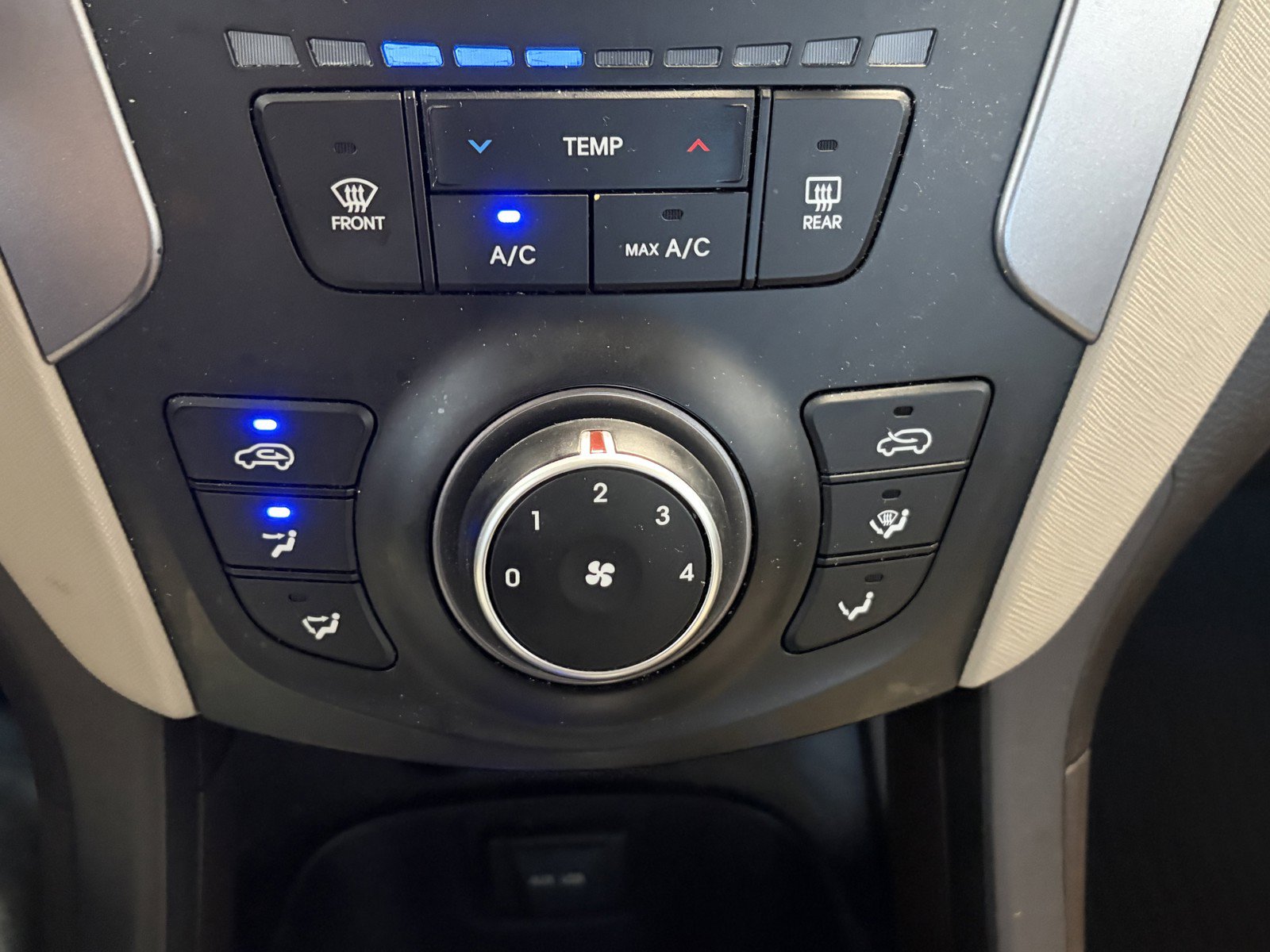 Used 2015 Hyundai Santa Fe Sport AWD/4WD image 13