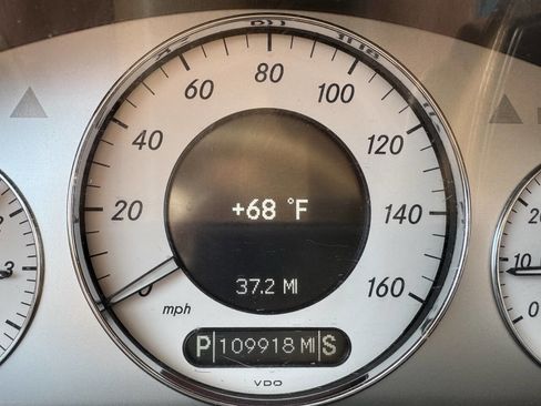 Used 2008 Mercedes-Benz E 350 Sedan image 10