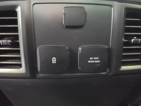 Used 2019 Ford F150 XLT w/ Equipment Group 302A Luxury AWD/4WD image 32