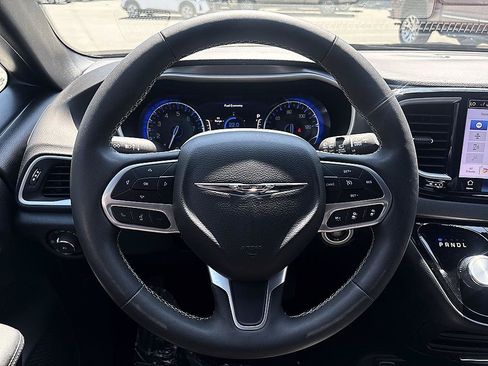 Used 2025 Chrysler Pacifica Select FWD image 17
