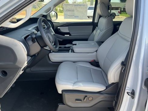 New 2025 Ford Expedition Max Active image 13