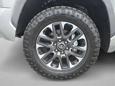 Used 2025 Toyota Tundra Limited image 24