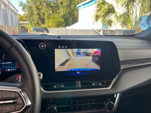 Used 2025 Chevrolet Equinox LT image 17