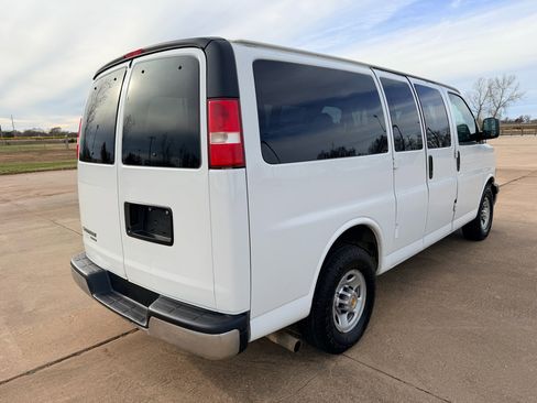 Used 2015 Chevrolet Express 2500 LT w/ LT Preferred Equipment Group image 24