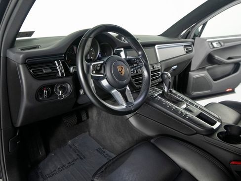 Certified 2020 Porsche Macan AWD/4WD image 16