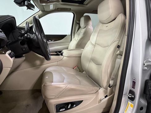 Used 2020 Cadillac Escalade Luxury AWD/4WD image 9