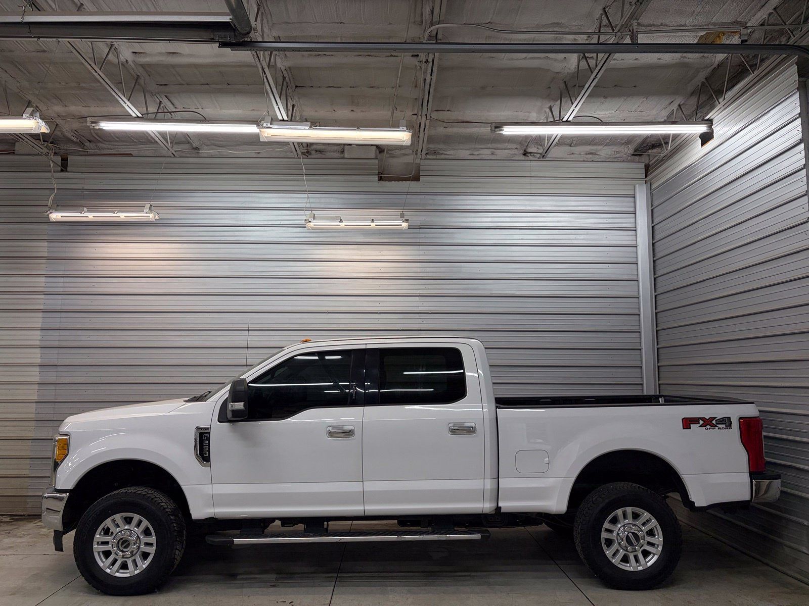Used 2017 Ford F250 XLT w/ XLT Value Package AWD/4WD image 10