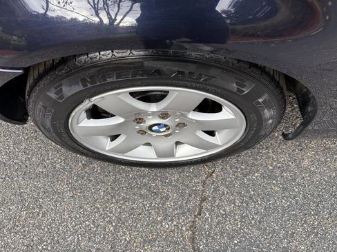 Used 2003 BMW 325i Sedan image 16