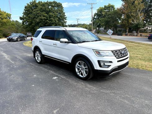 Used 2016 Ford Explorer Limited w/ Equipment Group 301A image 27