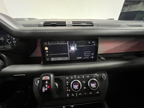 Used 2020 Land Rover Defender 110 HSE image 34