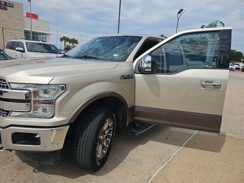 Used 2018 Ford F150 Lariat w/ Equipment Group 502A Luxury image 11