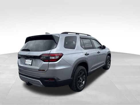 Used 2025 Honda Pilot TrailSport image 7