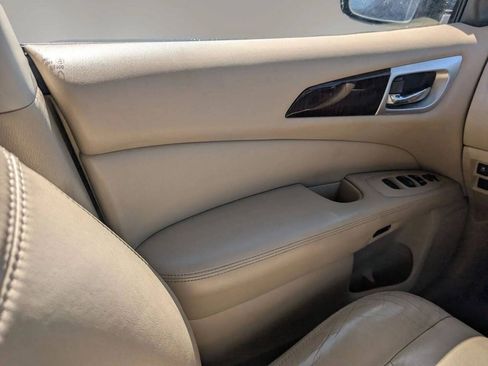 Used 2013 Nissan Pathfinder SL FWD image 38