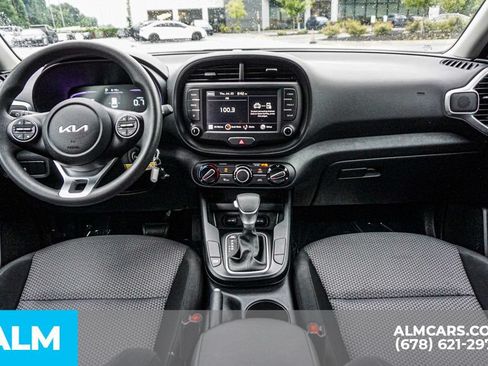 Used 2025 Kia Soul LX w/ LX Technology Package FWD image 26
