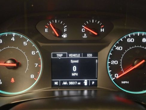 Used 2023 Chevrolet Traverse LS FWD image 13