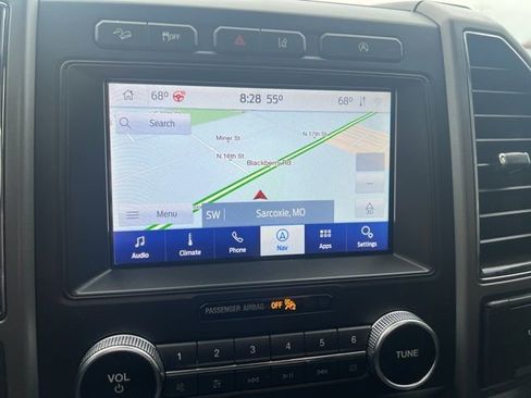 Used 2020 Ford Expedition XLT w/ Equipment Group 202A AWD/4WD image 20